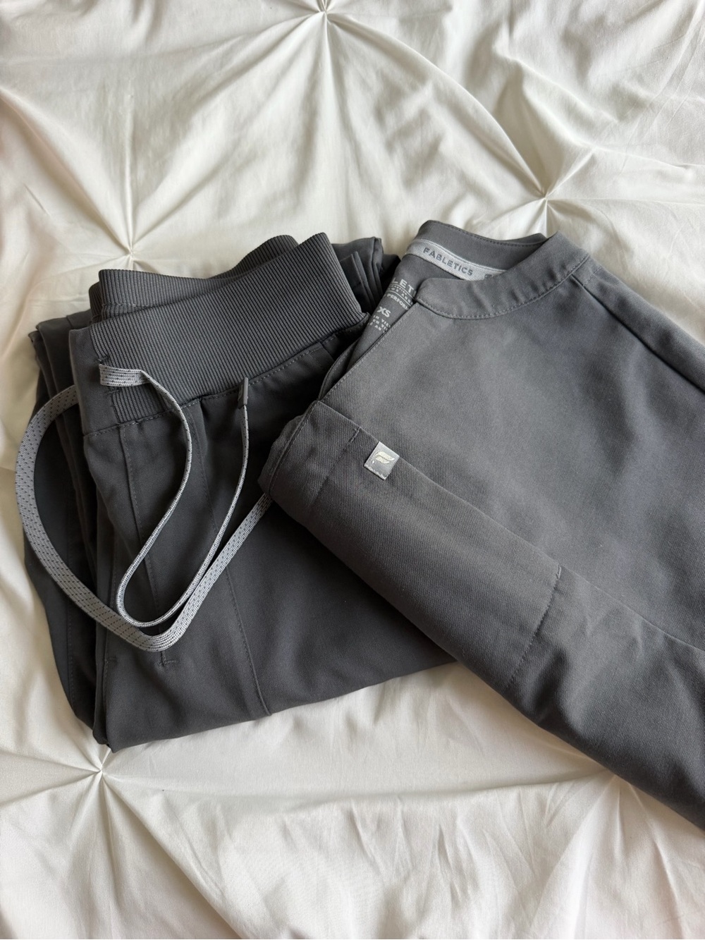 Fabletics Scrub Set - Picture 3 of 3